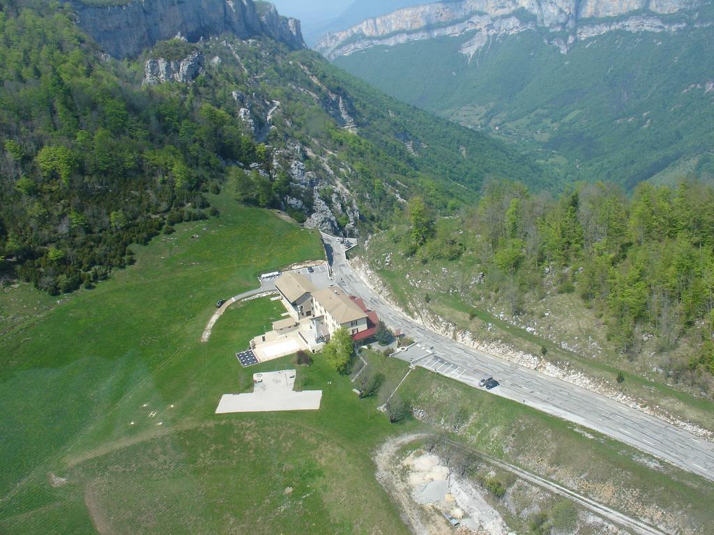 Hotel Du Col De La Machine แซงต์-ฌอง-ออง-รัวยองส์ ภายนอก รูปภาพ
