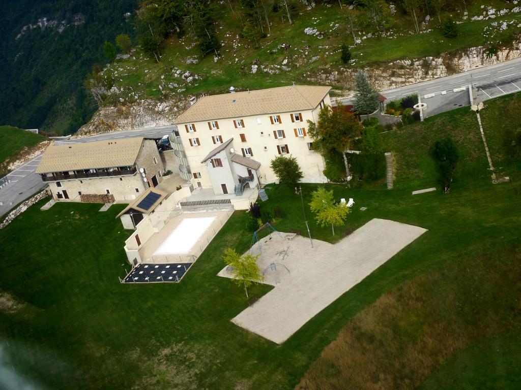 Hotel Du Col De La Machine แซงต์-ฌอง-ออง-รัวยองส์ ภายนอก รูปภาพ
